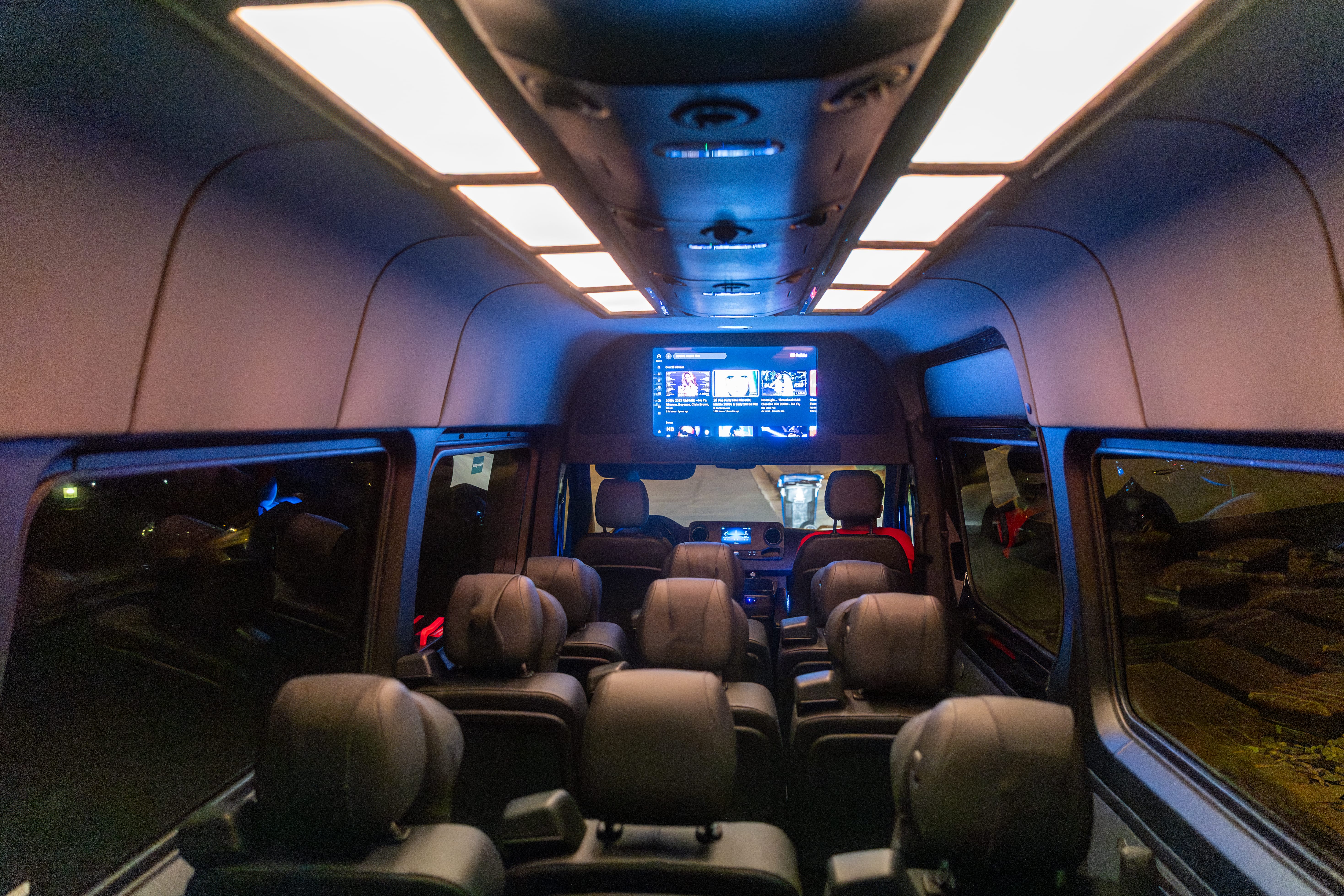 MERCEDEZ-BENZ SPRINTER 2500 15 PASSENGER Image 78